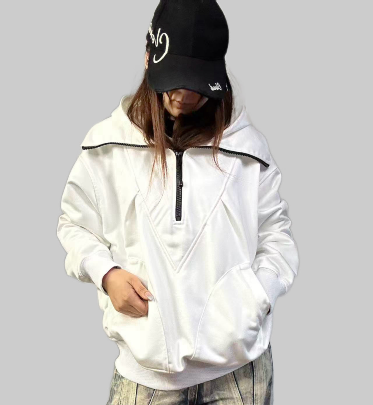 Felpa con cappuccio in bianco perla