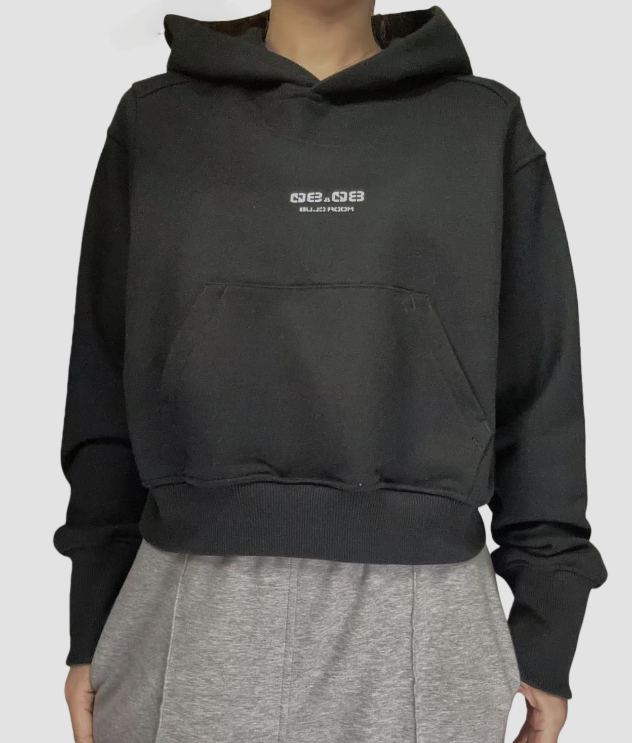 SWEAT À CAPUCHE (COURT)