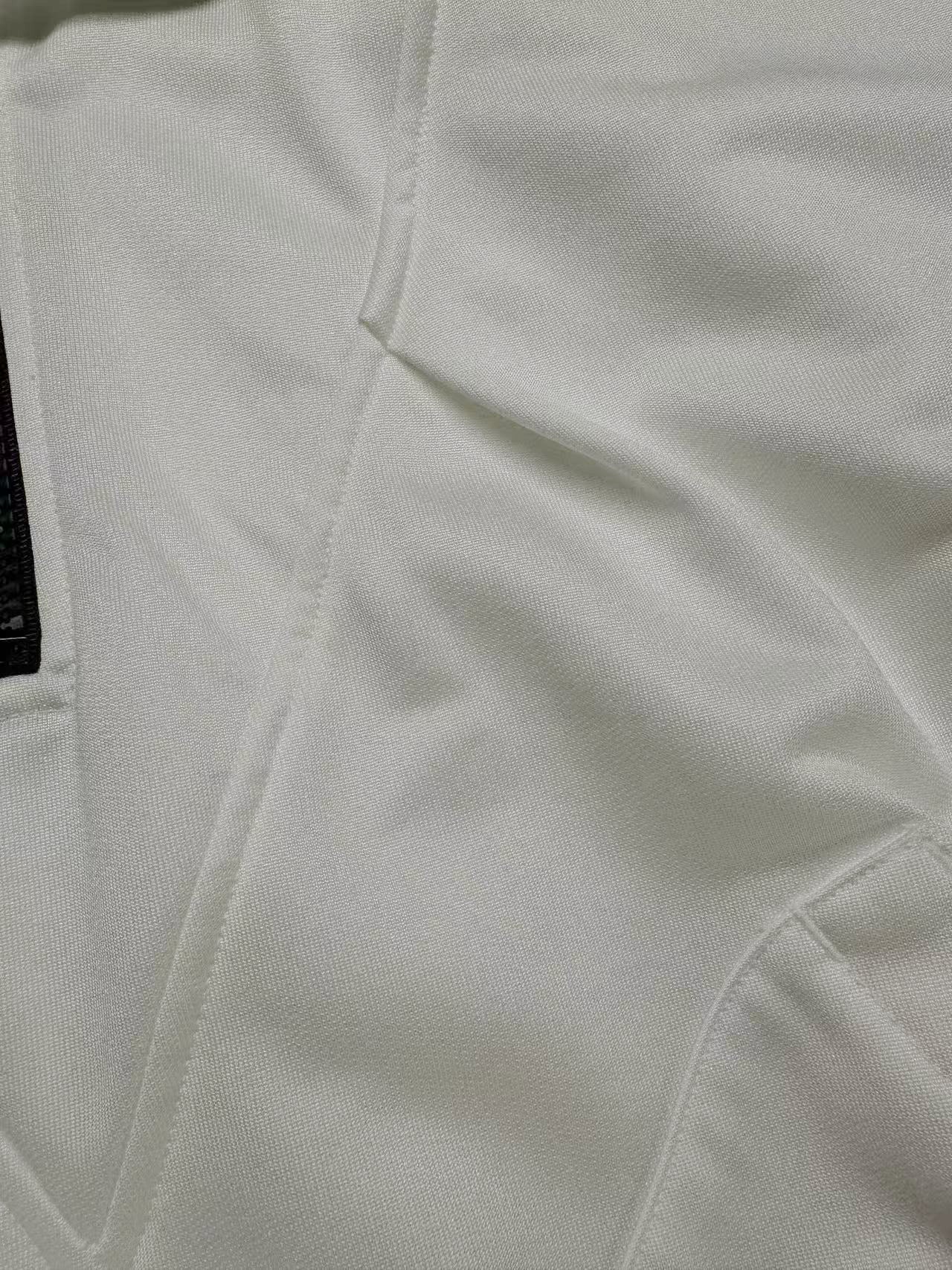 Felpa con cappuccio in bianco perla